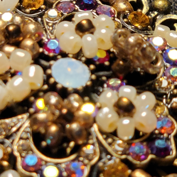 Vintage Cookie Lee Beaded Medallion Necklace - Picture 6 of 11